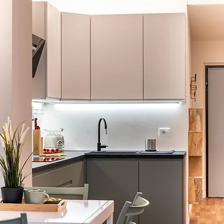Apartamento Newly Apt, Free Big Garage, Self Check-in & Access Como