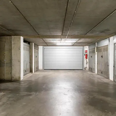 Newly Apt, Free Big Garage, Self Check-in & Access * كومو