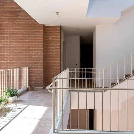 Newly Apt, Free Big Garage, Self Check-in & Access Apartment Como